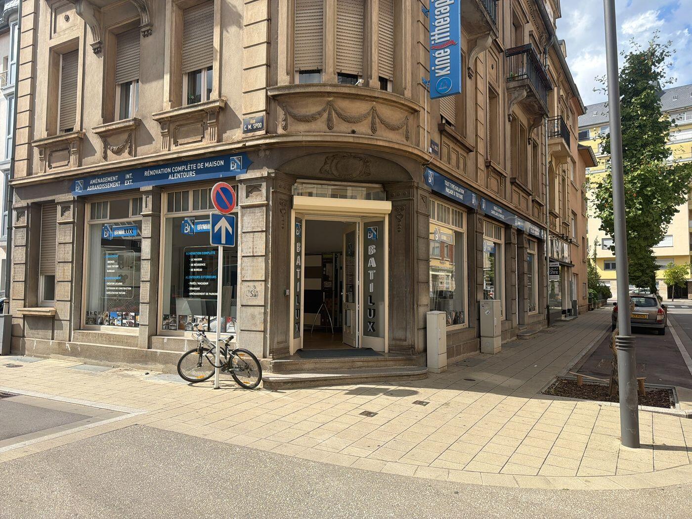 Showroom BATI-LUX à l'angle de la rue C. M. Spoo à Esch-sur-Alzette